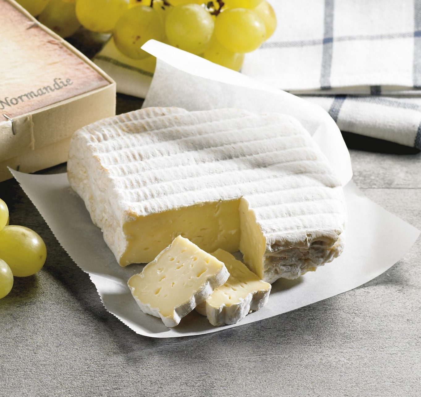 petit pont l’évêque AOP* fresh.