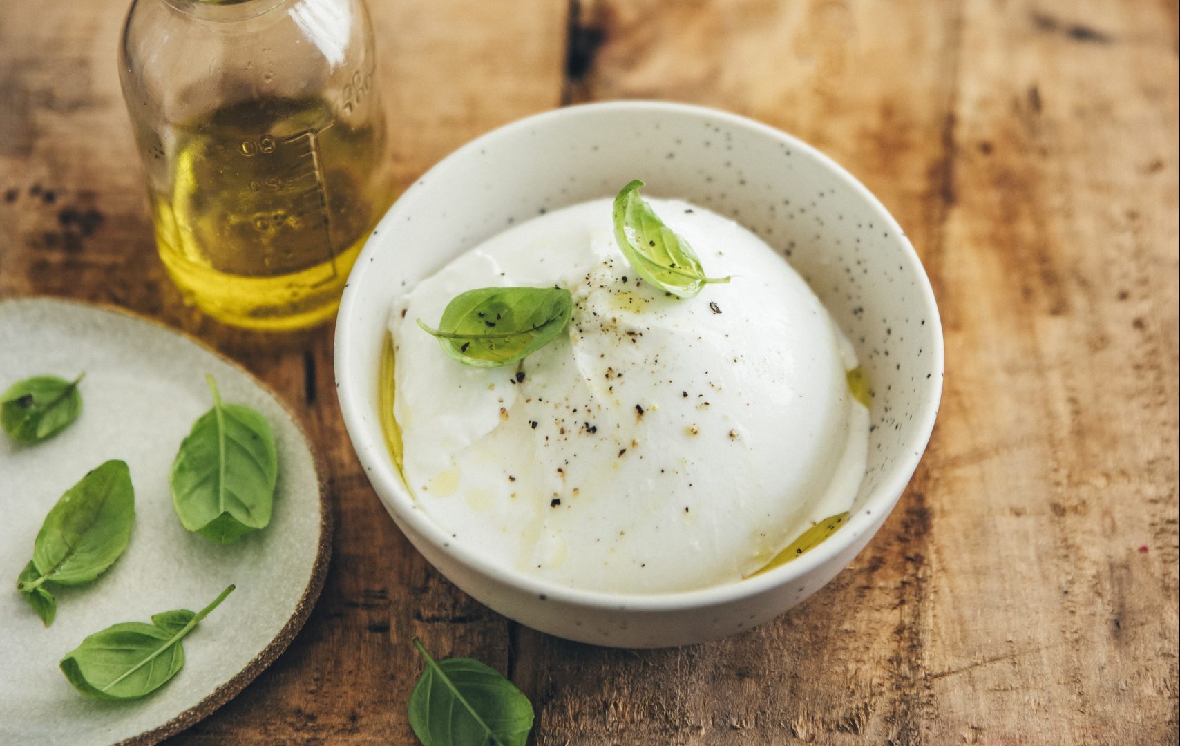 burrata des pouilles fresh.